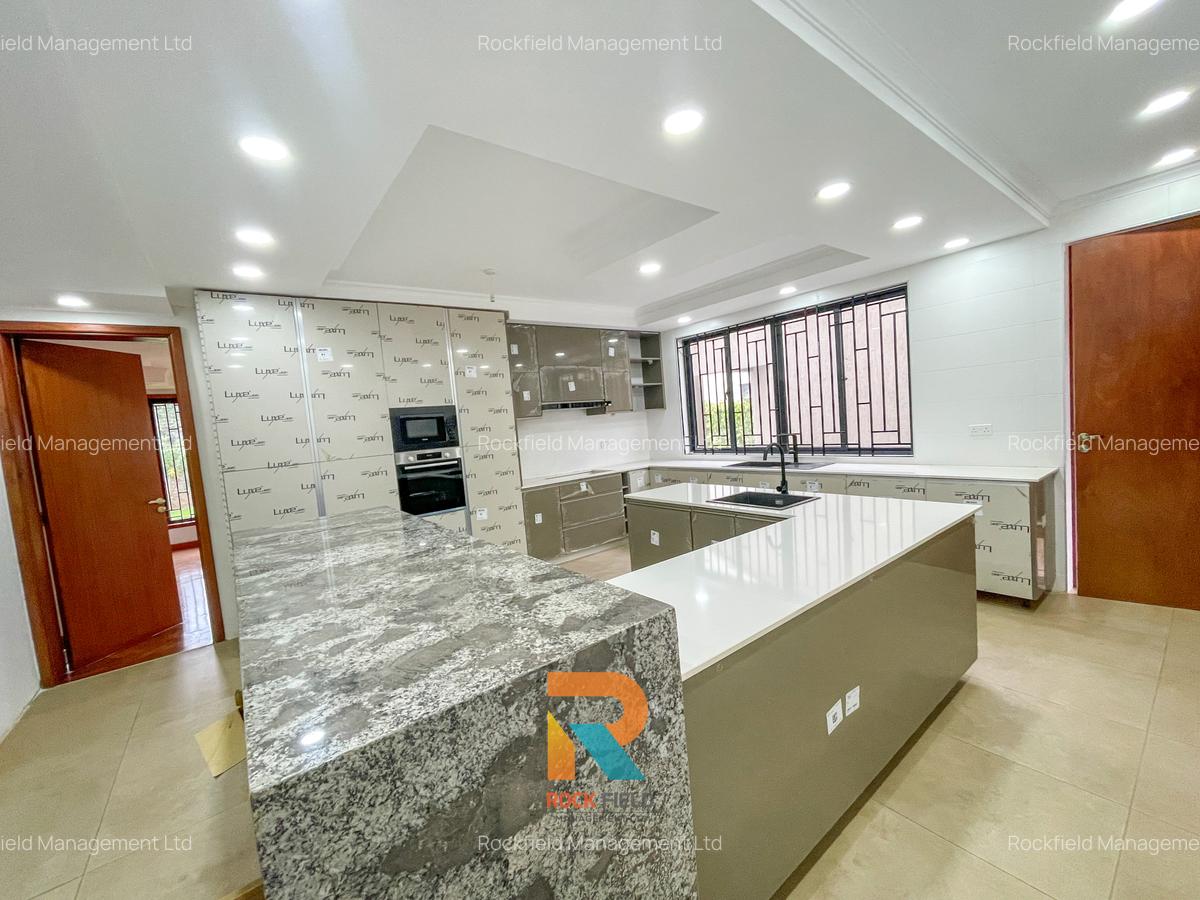 6 Bed Townhouse with En Suite in Lavington - 9