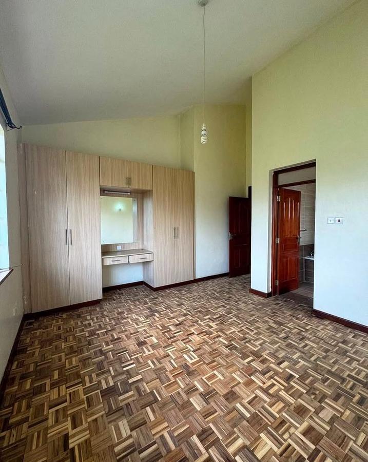 2 Bed Apartment with En Suite in Lavington - 4