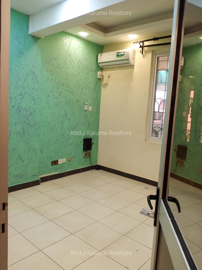 Serviced 2 Bed Apartment with En Suite at Kizingo - 18