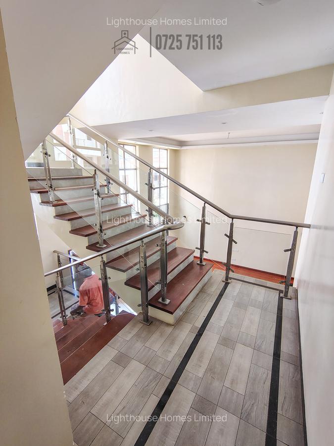 5 Bed Townhouse with En Suite at Lavington - 6
