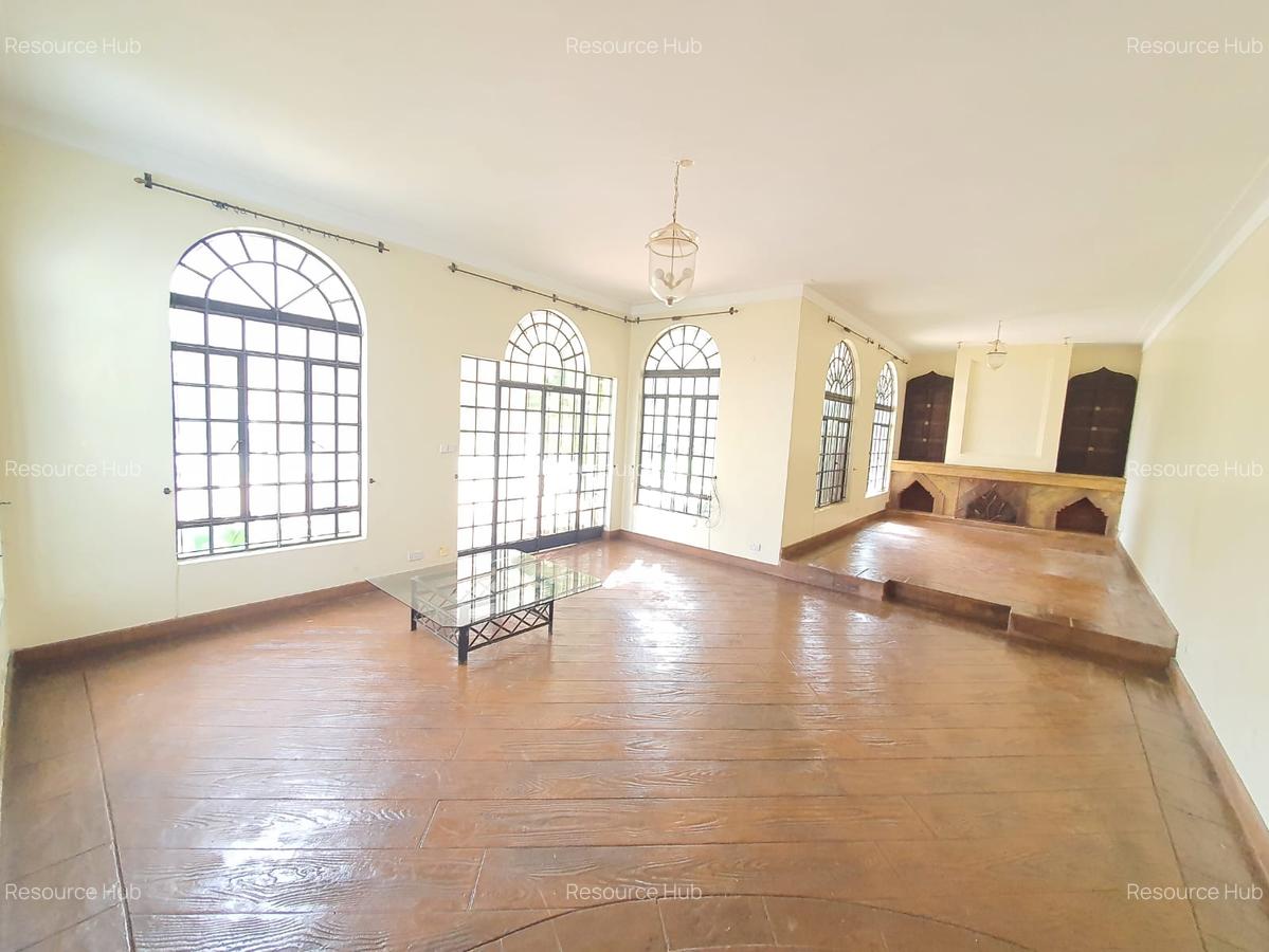 5 Bed House with En Suite at Nyari - 10