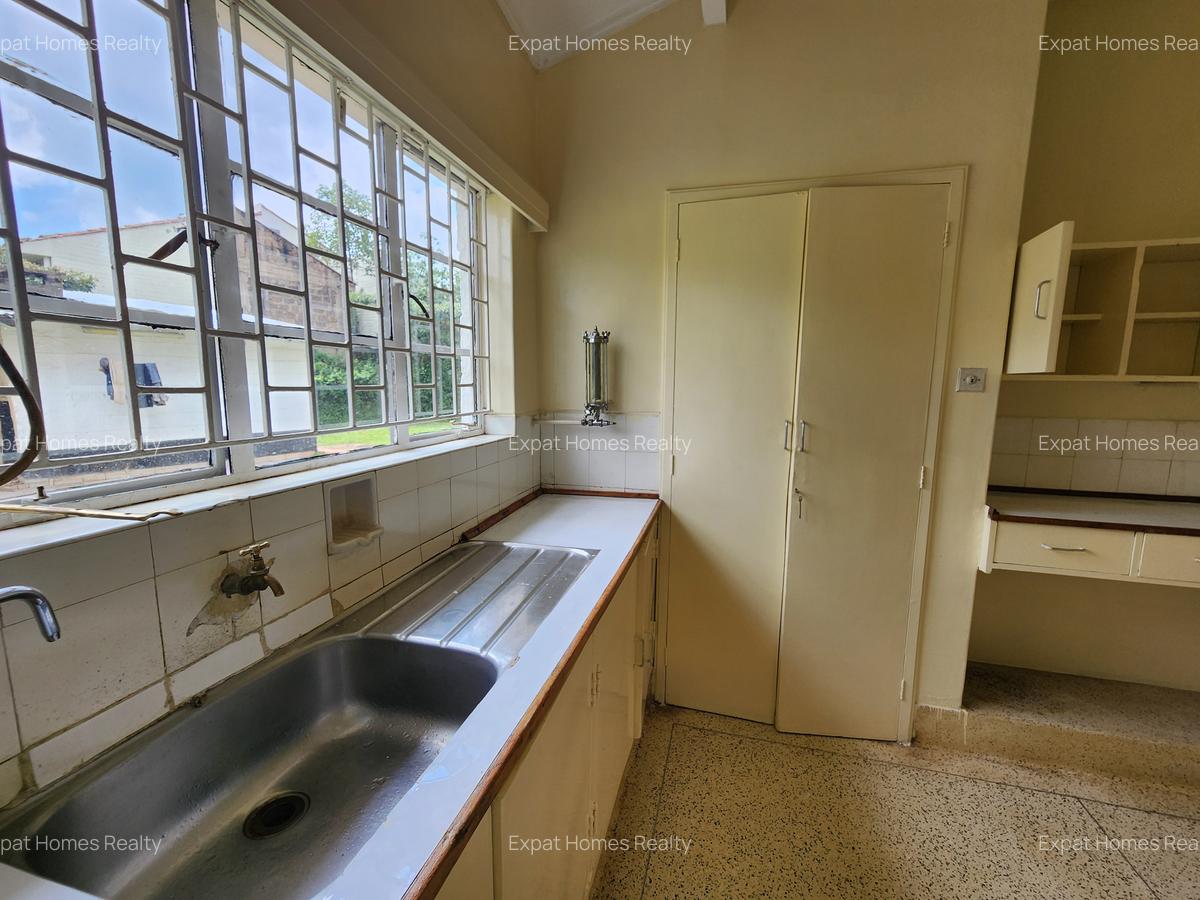 Commercial Property with Parking in Kilimani - 13
