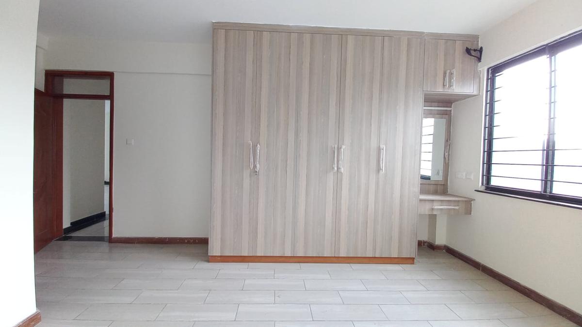 3 Bed Apartment with En Suite in Parklands - 12