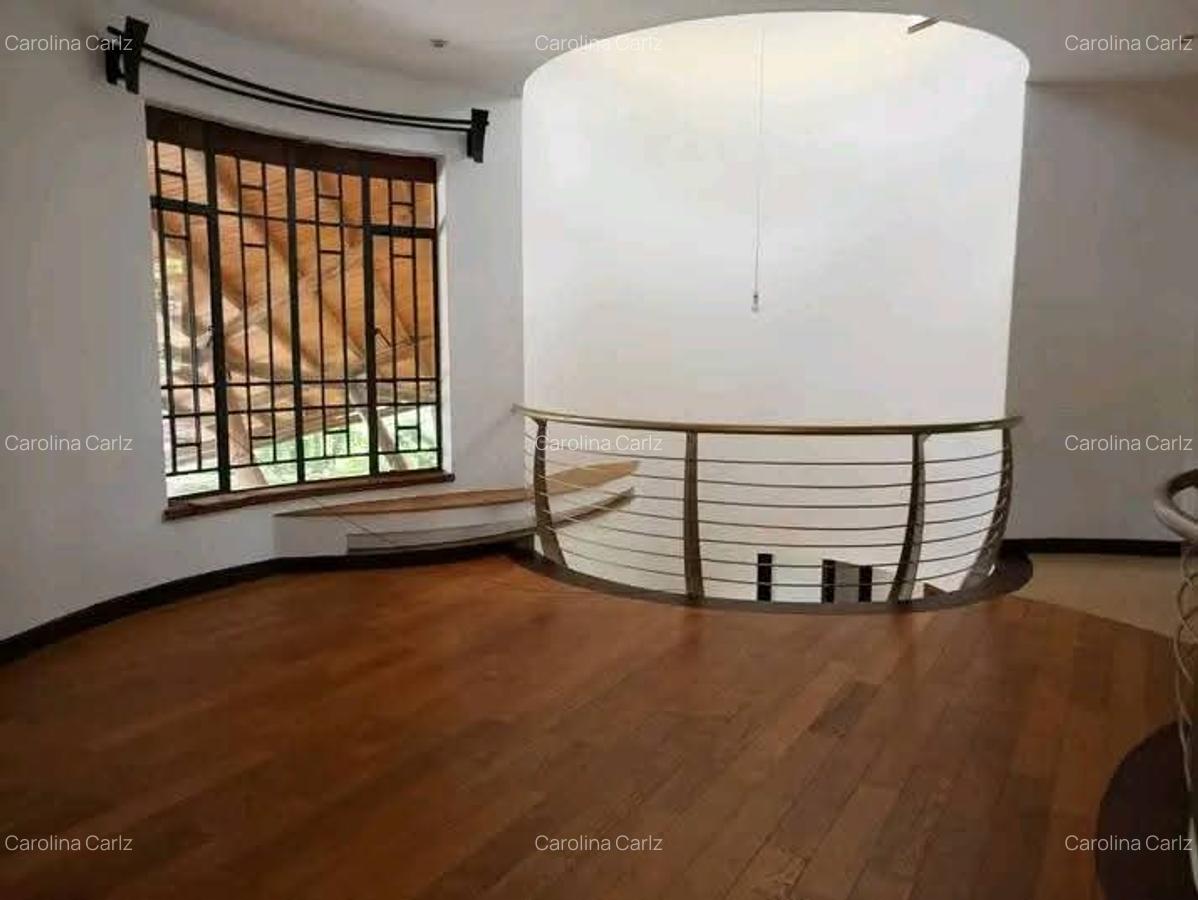 5 Bed House with En Suite in Lake View - 6