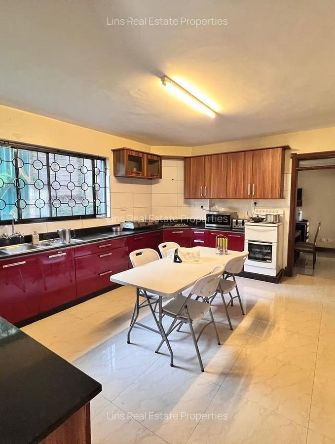 5 Bed Townhouse with En Suite in Westlands Area - 4