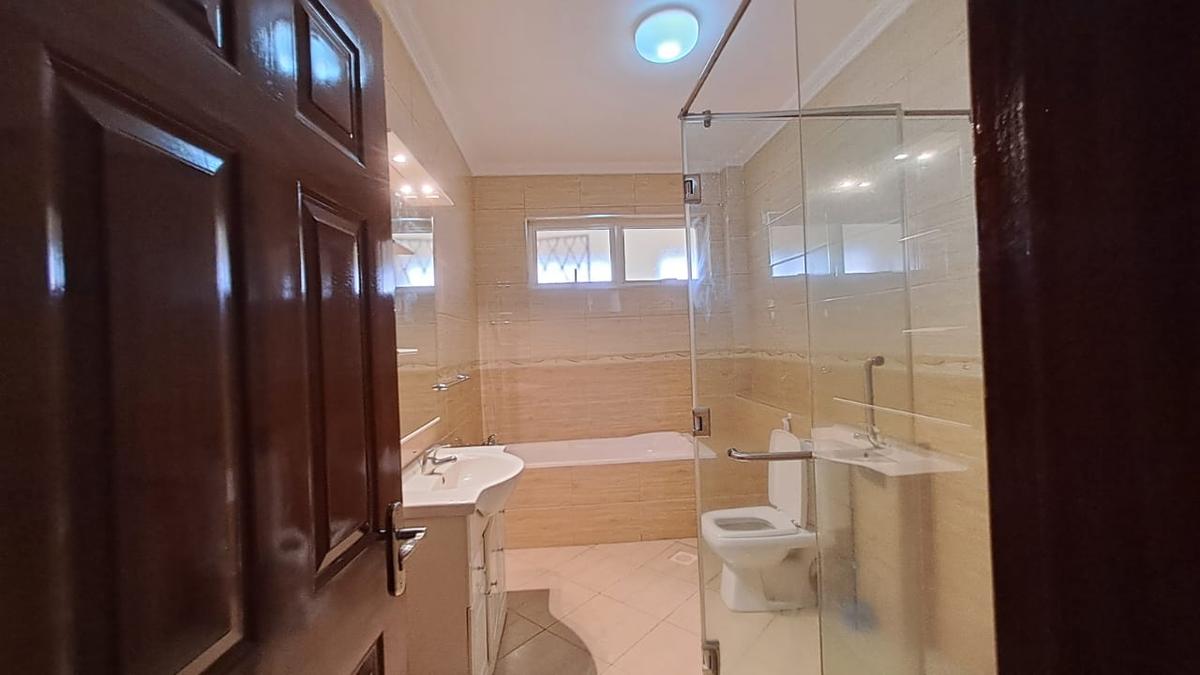 3 Bed Apartment with En Suite in General Mathenge - 6