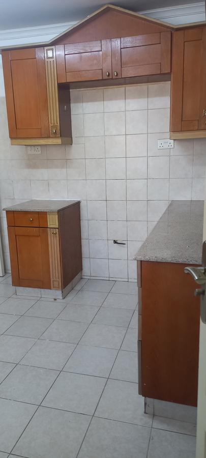 2 Bed Apartment with En Suite in Kilimani - 8