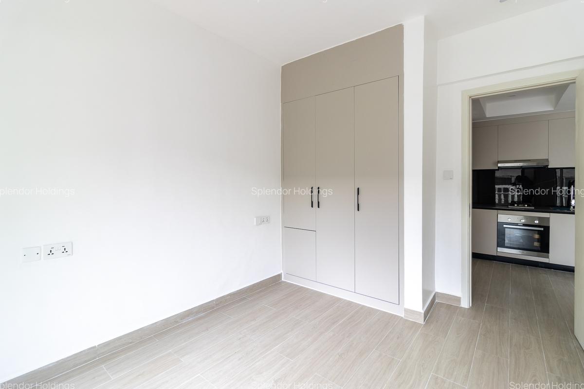 1 Bed Apartment with Swimming Pool in Kilimani - 9