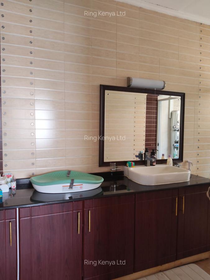 5 Bed House with En Suite in Westlands Area - 13