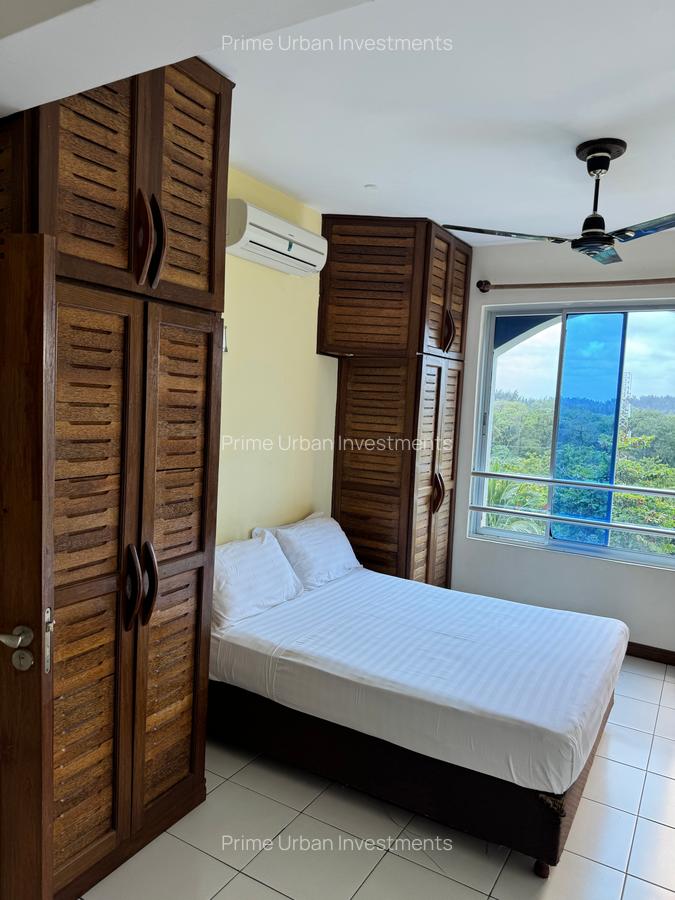 Serviced 2 Bed Apartment with En Suite in Nyali Area - 15