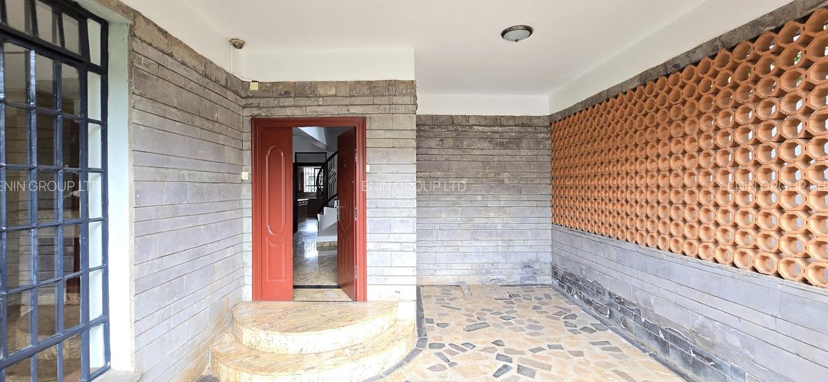 5 Bed Townhouse with En Suite at Convent Drive - 3