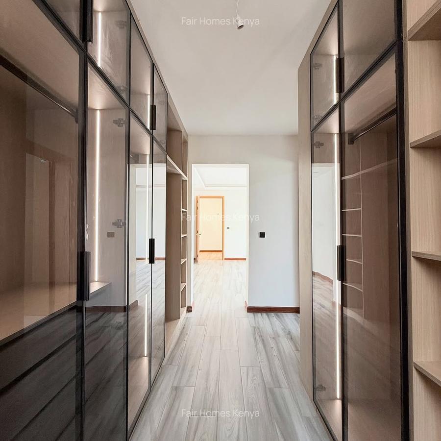 6 Bed Townhouse with En Suite at Lavington Green - 7