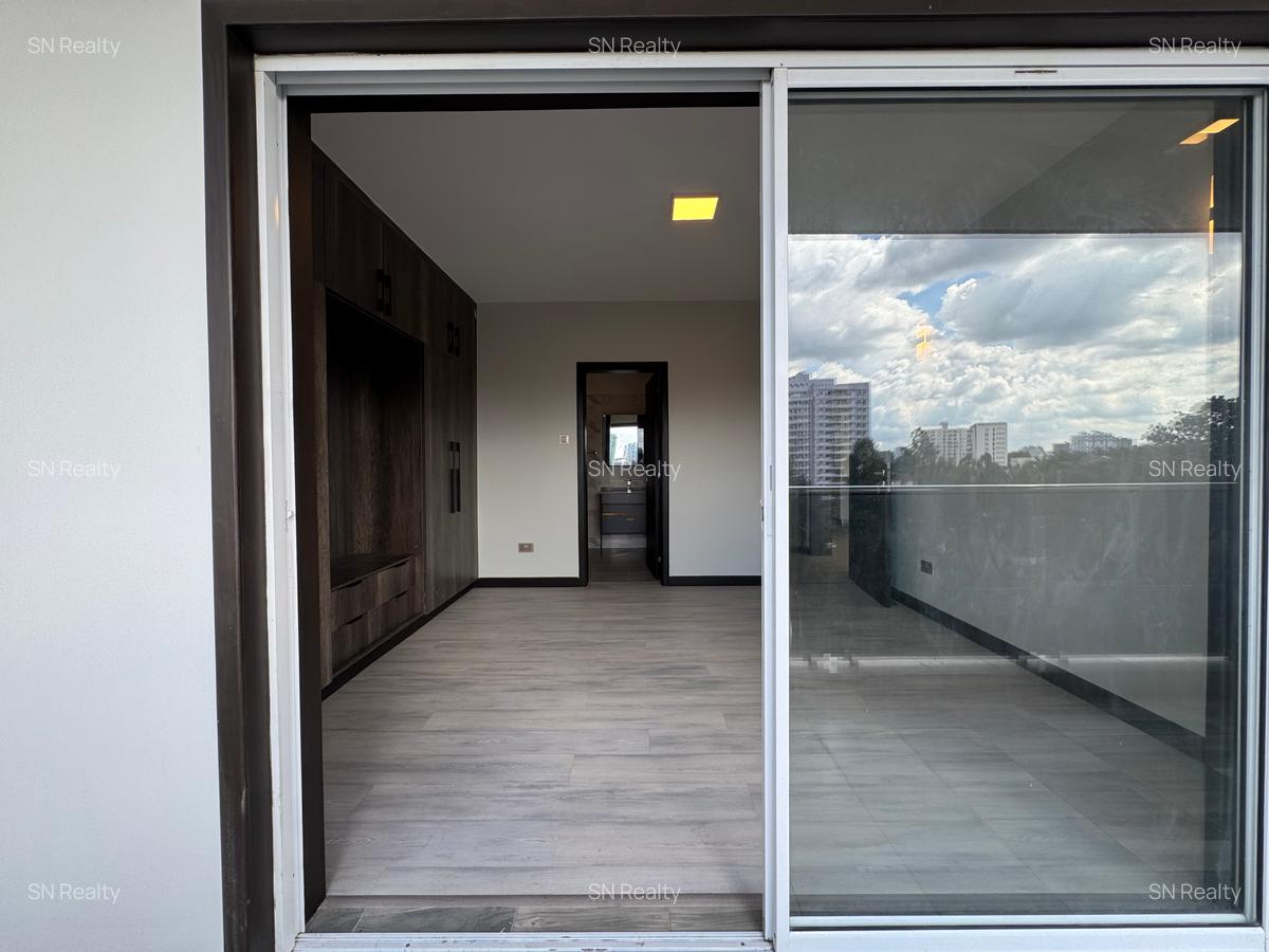 2 Bed Apartment with En Suite in Riverside - 10