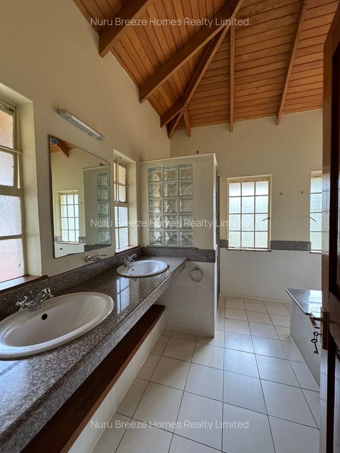 5 Bed Townhouse with En Suite in Rosslyn - 9