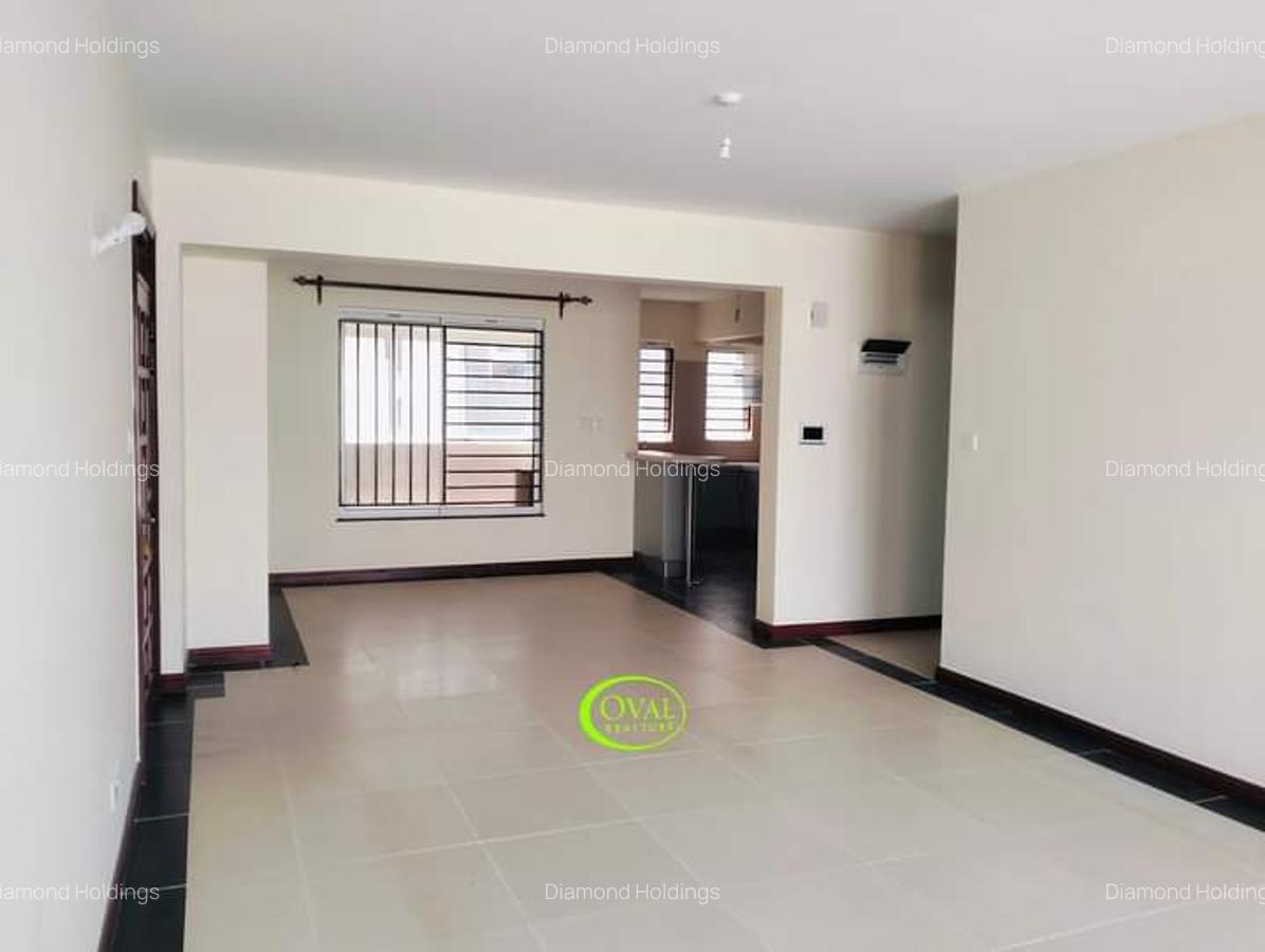 4 Bed Apartment with En Suite at Parklands - 1