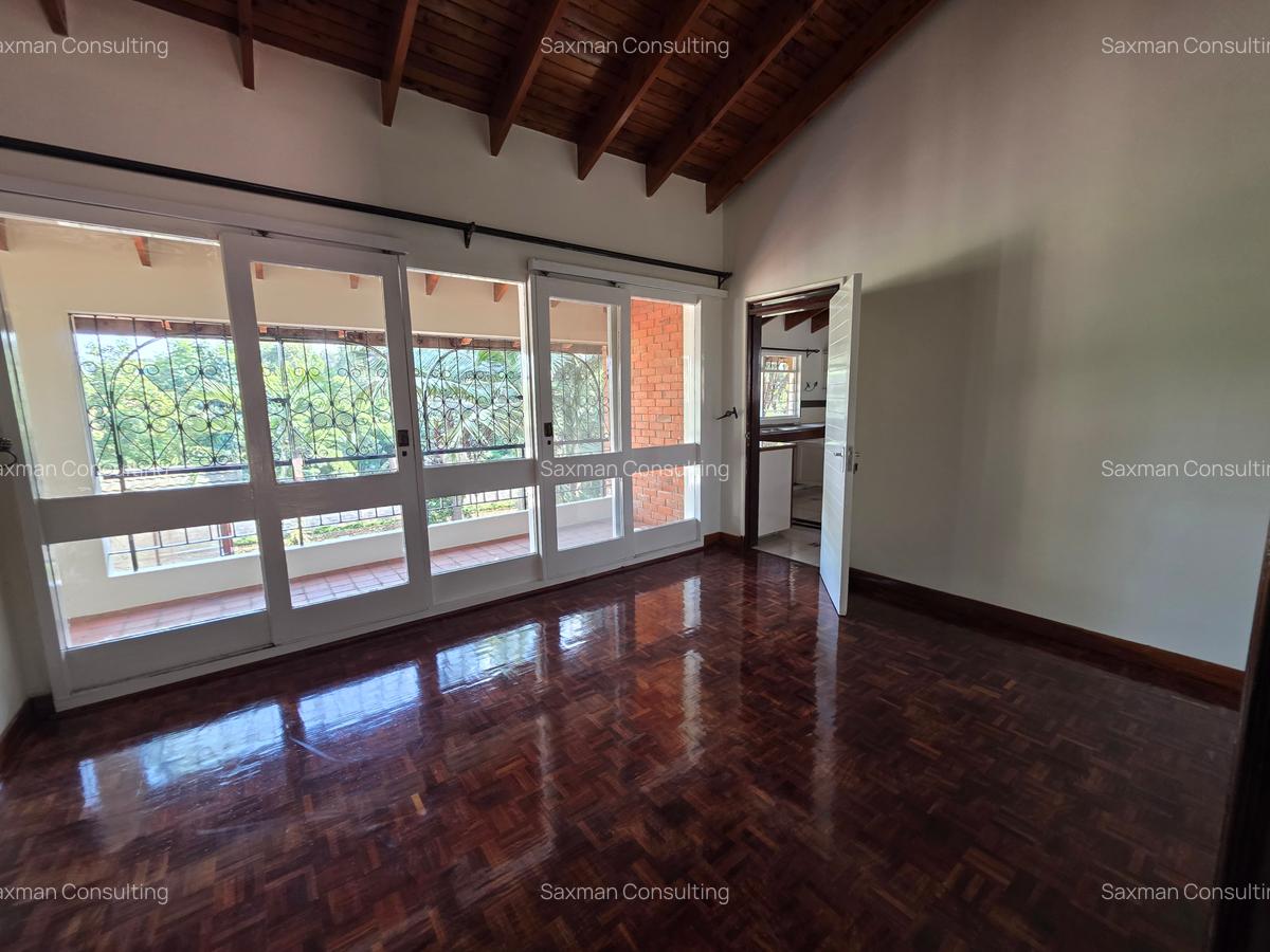 4 Bed House with En Suite in Runda - 14