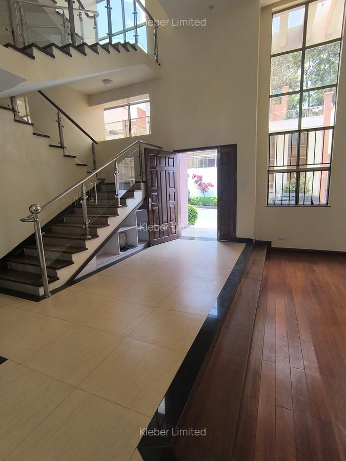 5 Bed Villa with En Suite in Lavington - 7