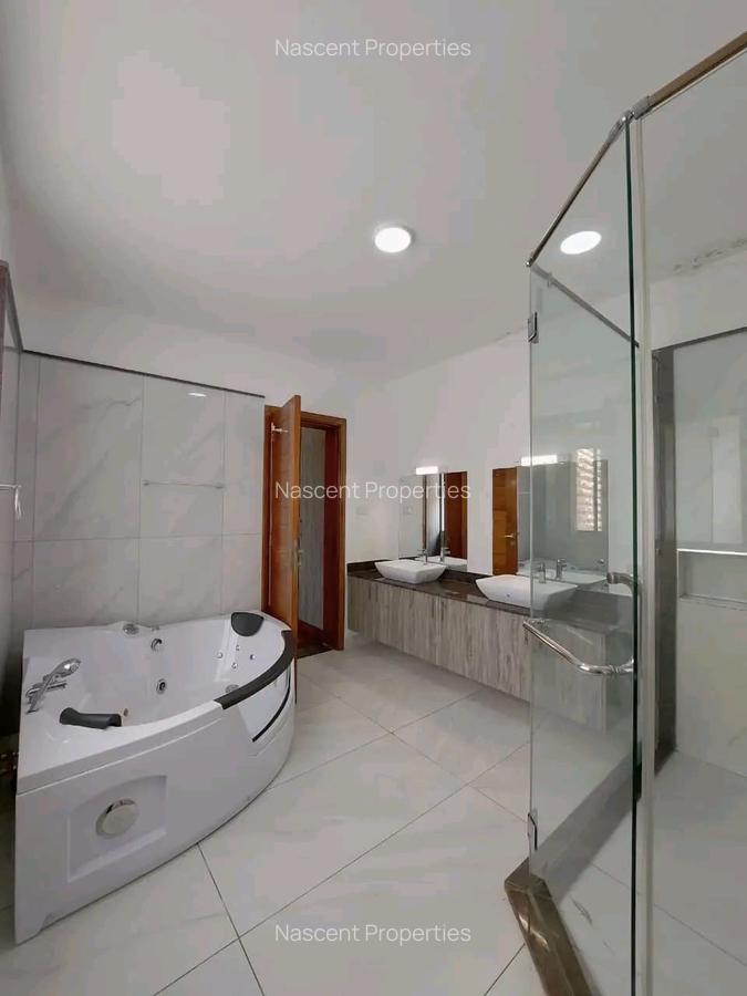 6 Bed Townhouse with En Suite in Lavington - 7