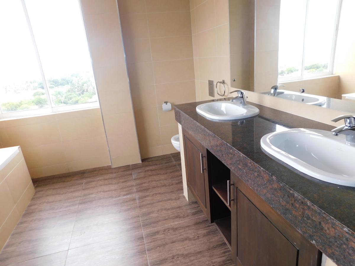 3 Bed Apartment with En Suite at City Mall - 2