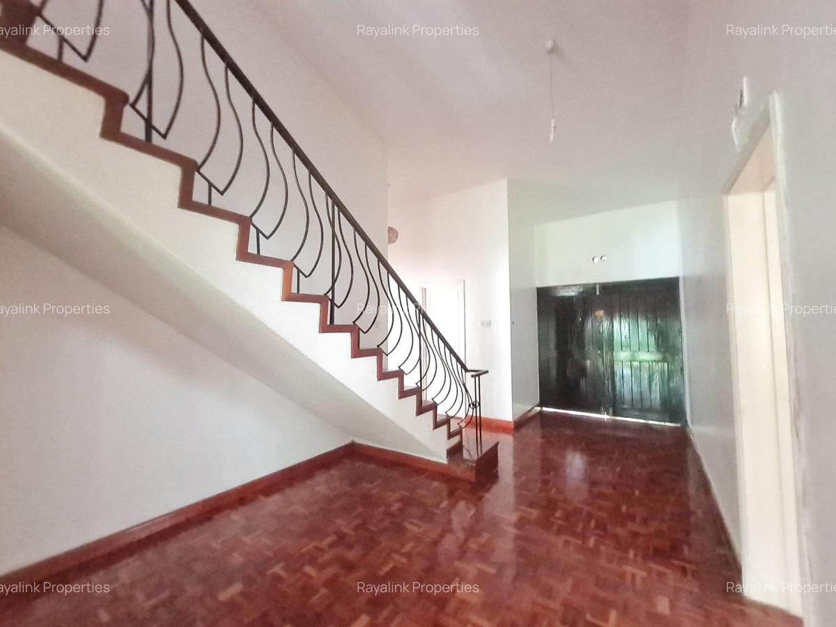 4 Bed House with En Suite at Hillview - 7