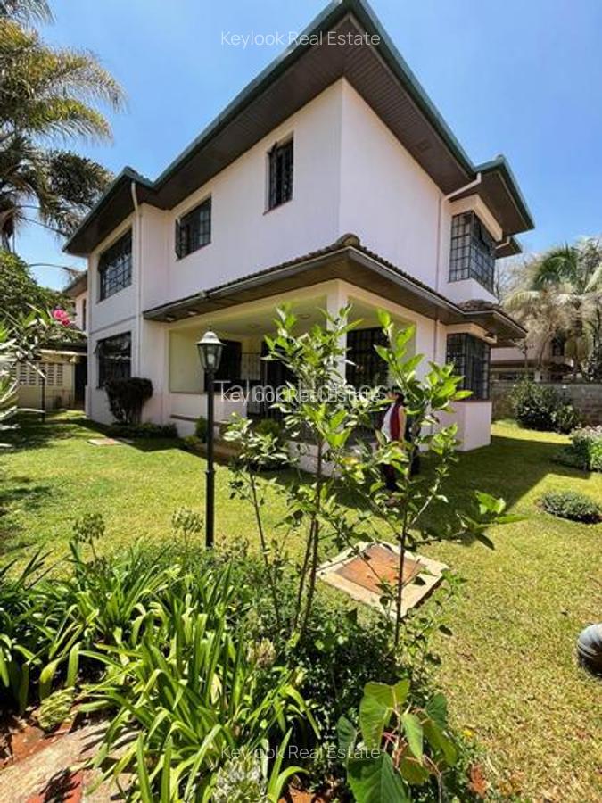 4 Bed Townhouse with En Suite at Lavington - 1