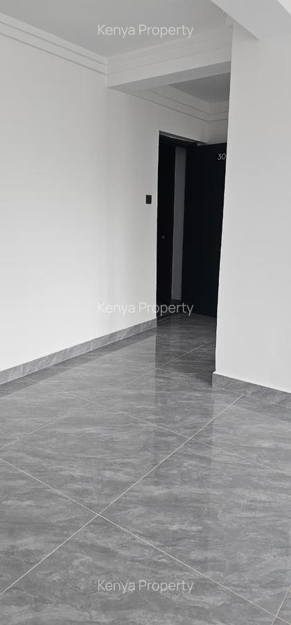 2 Bed Apartment with Gym in Kilimani - 2