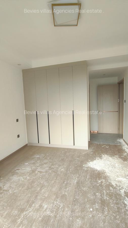 3 Bed Apartment with En Suite at Riverside - 5