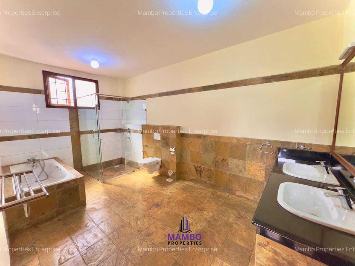 4 Bed Apartment with En Suite at Riverside Drive - 20