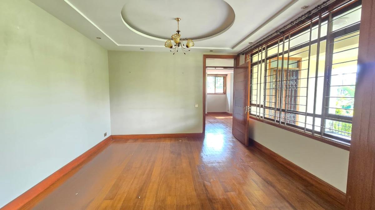 4 Bed House with En Suite in Runda - 17