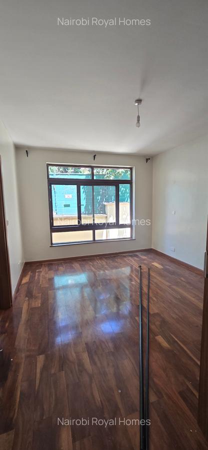 5 Bed Townhouse with En Suite at Lavington Off Convent Drive - 14
