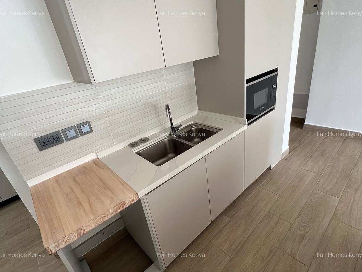 3 Bed Apartment with En Suite at Riverside Drive - 9