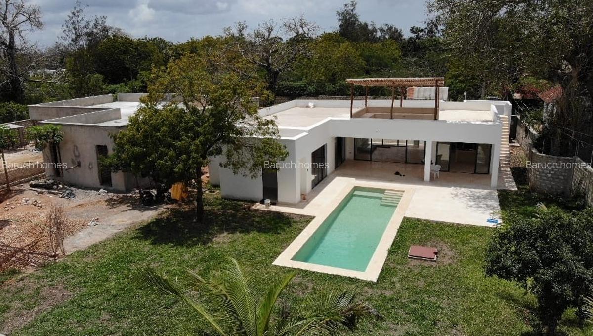 3 Bed Villa with En Suite in Diani - 4