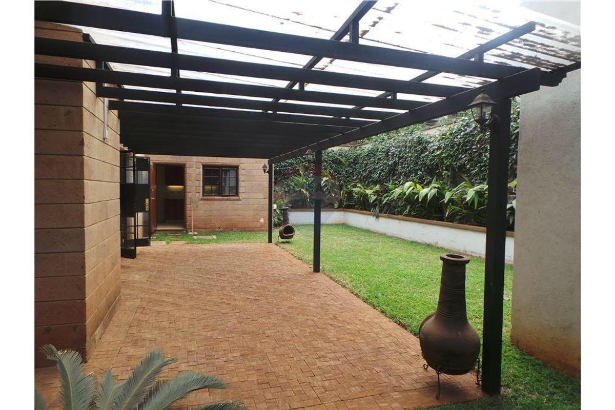 4 Bed Townhouse with En Suite in Westlands Area - 1