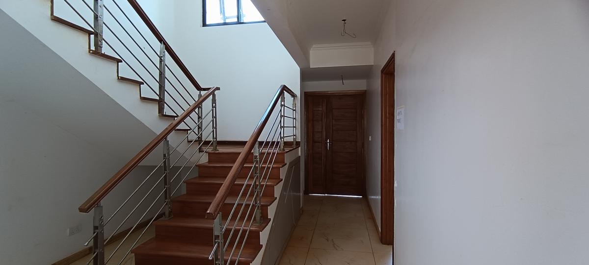 5 Bed Villa with En Suite in Kiambu Road - 9