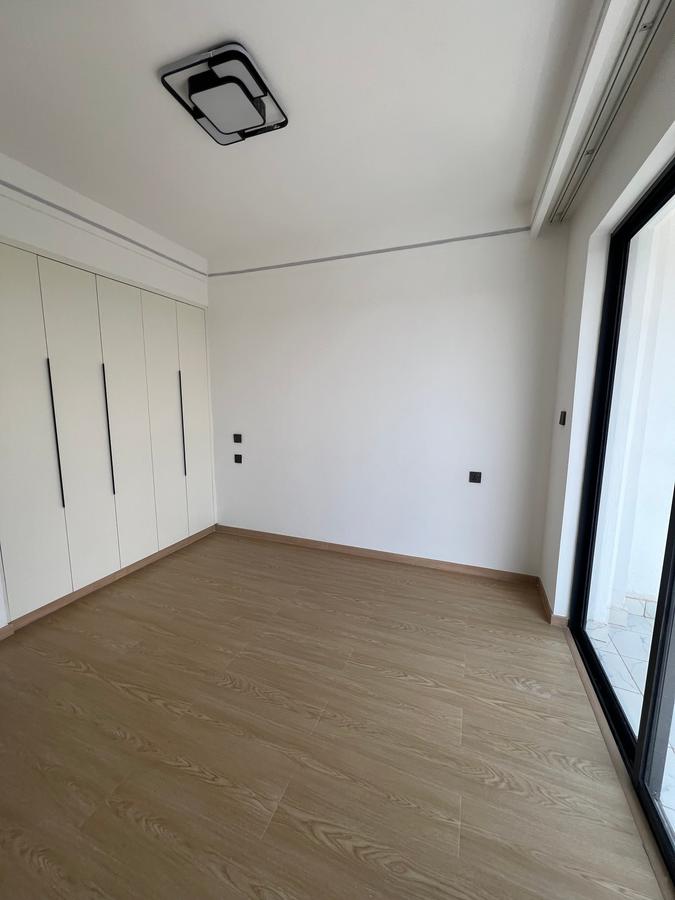 2 Bed Apartment with En Suite in Lavington - 7