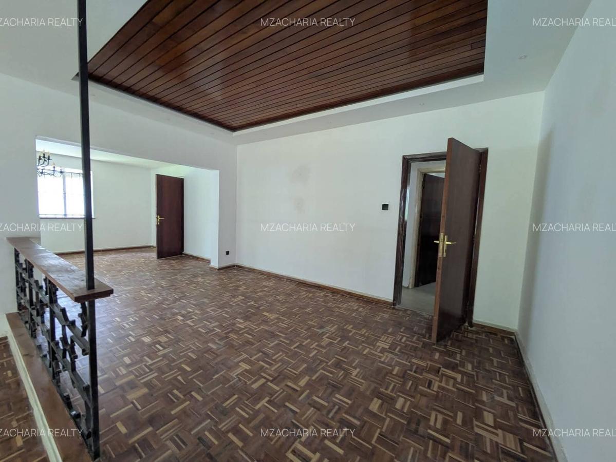 4 Bed House with En Suite in Muthaiga - 16