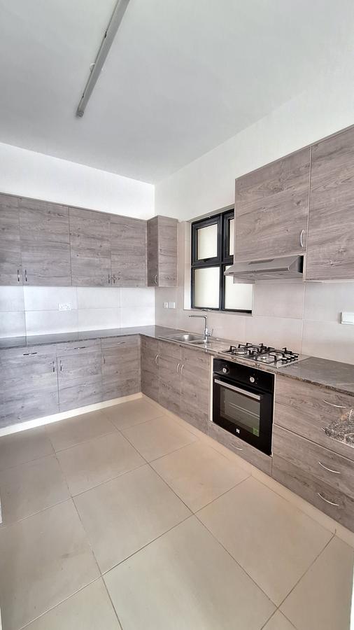 2 Bed Apartment with En Suite at Raphta Road - 4