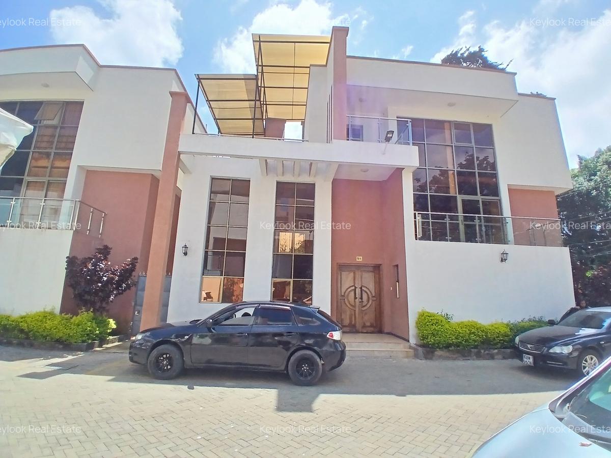 5 Bed Townhouse with En Suite at Lavington - 3