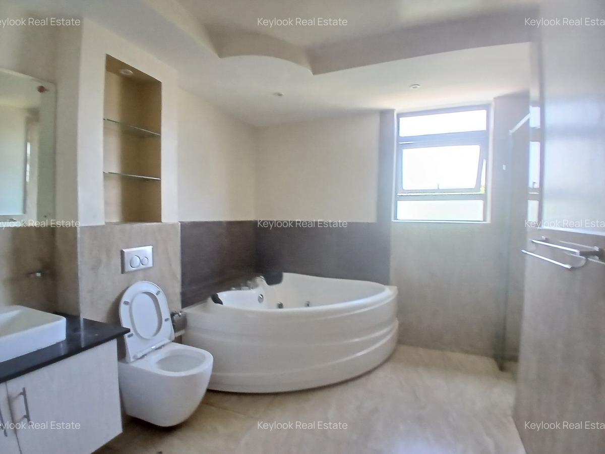 3 Bed Apartment with En Suite at Riverside Drive - 14