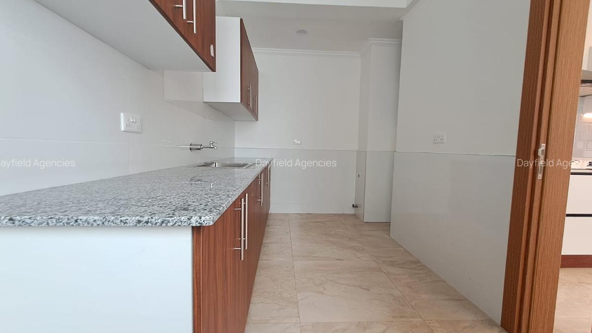 3 Bed Apartment with En Suite in Parklands - 8