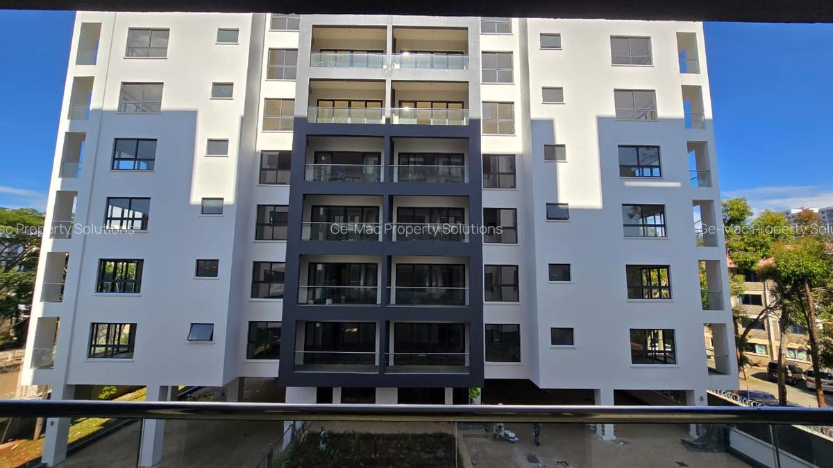 1 Bed Apartment with En Suite in Lavington - 10