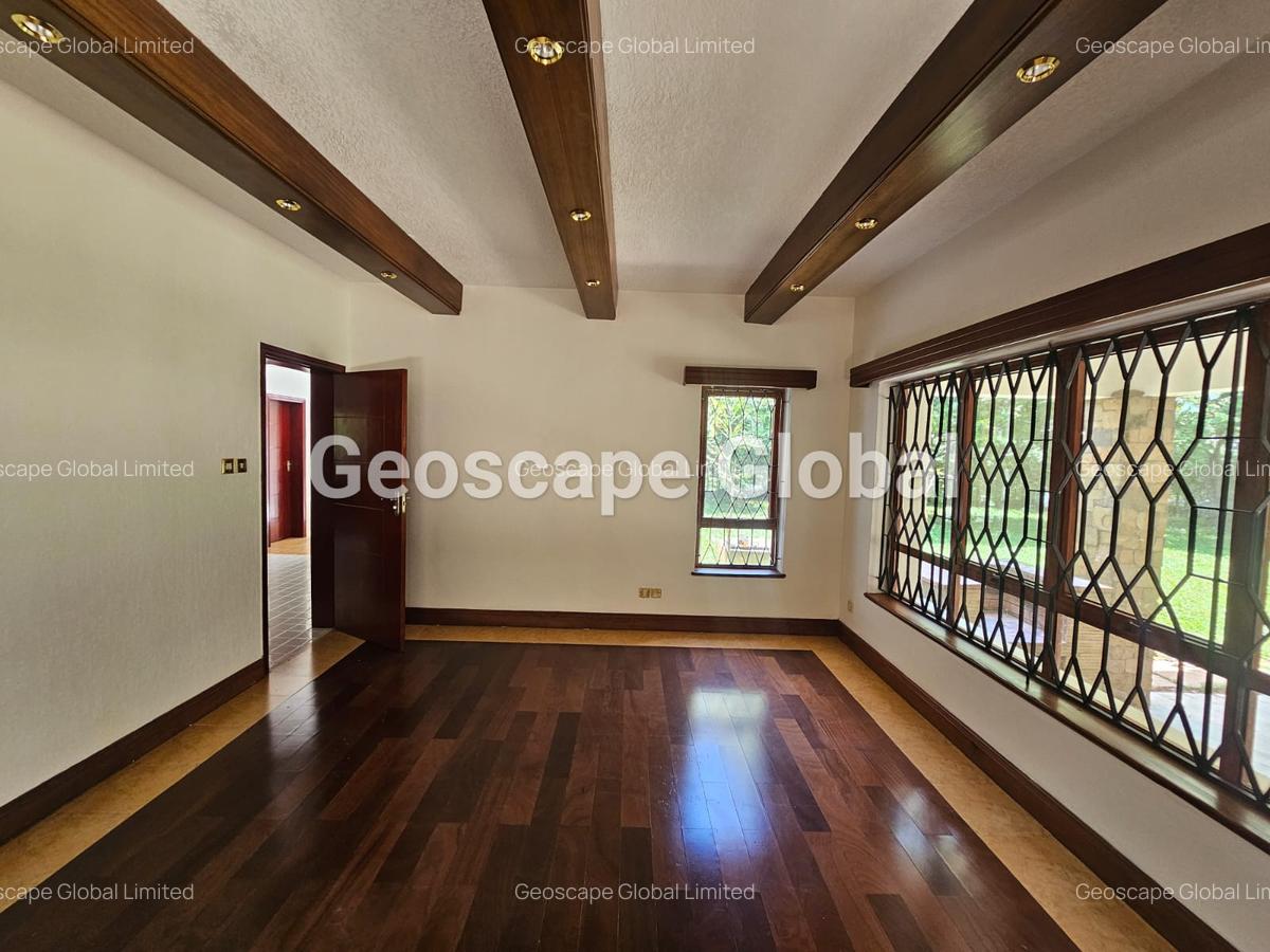 4 Bed House with En Suite in Runda - 10