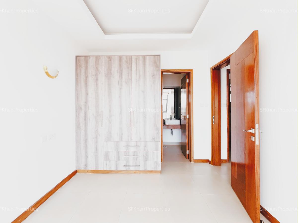 2 Bed Apartment with En Suite at Lantana Road - 16