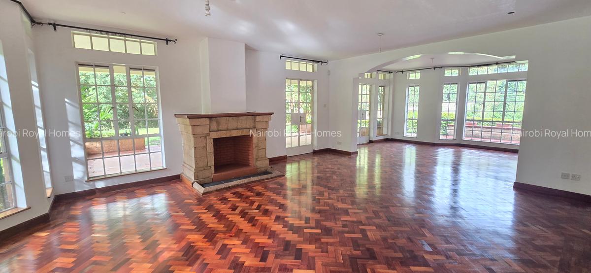 5 Bed House with En Suite at Rosslyn Park 01 - 11