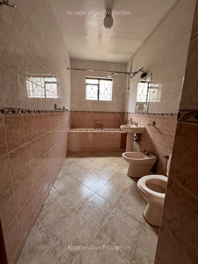 3 Bed Apartment with Swimming Pool in Kileleshwa - 15