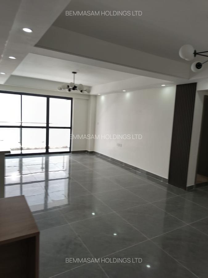 3 Bed Apartment with En Suite at Riverside - 2