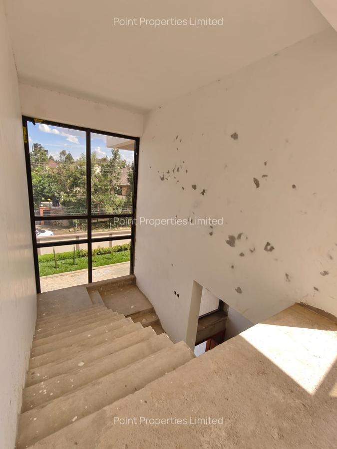 5 Bed Villa with En Suite in Karen - 10