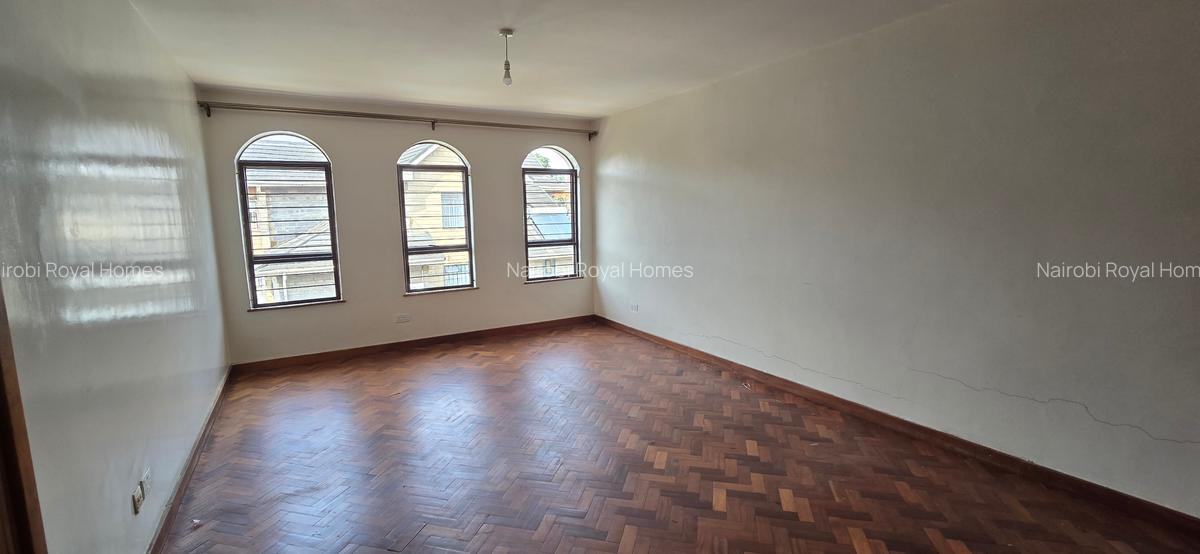 5 Bed Townhouse with En Suite at Lavington Green - 5