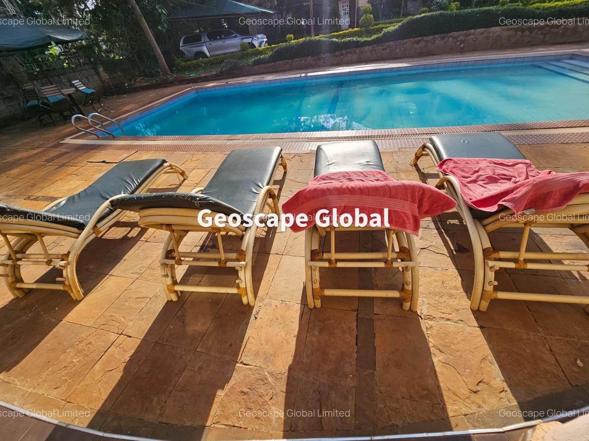 Furnished 2 Bed Apartment with En Suite in Rosslyn - 1