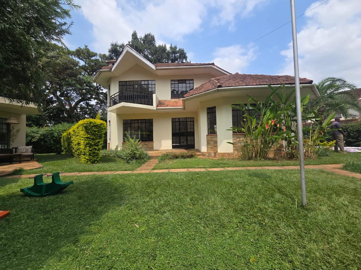 4 Bed House with En Suite in Spring Valley - 1